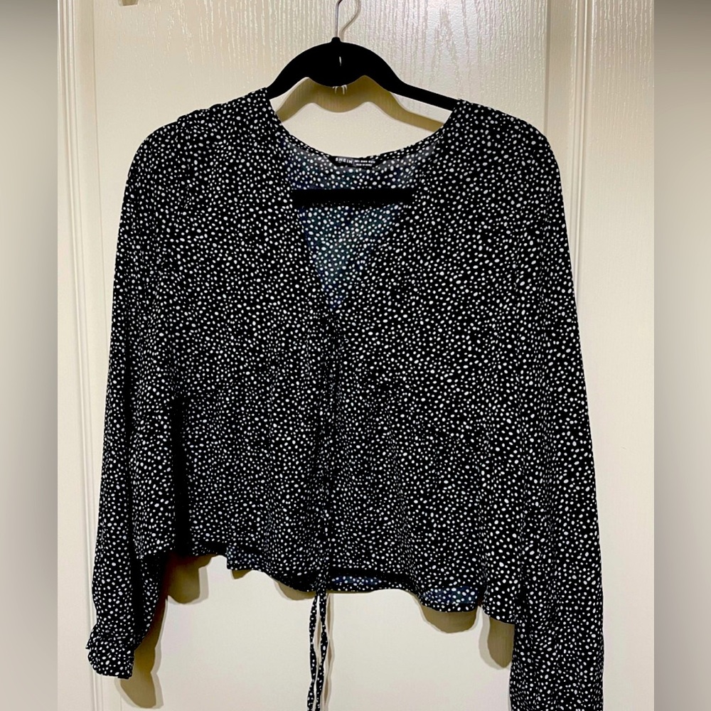 SHEIN Black & White Polka Dot Blouse Size M Ruffled Long Sleeve, Tie Accent
